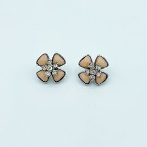 Two earrings in One!!